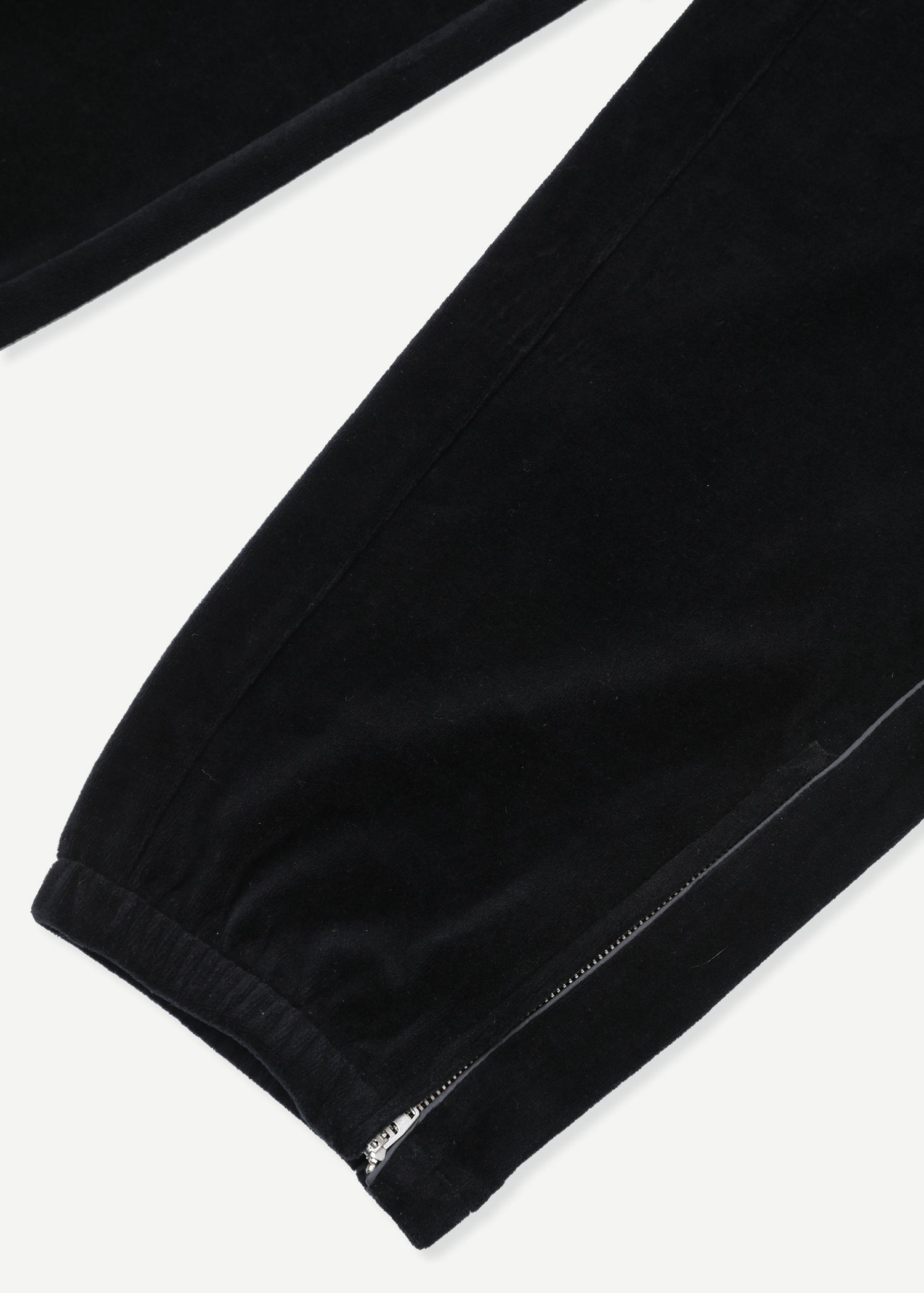 Dial 411 Velour Trackpant - Black