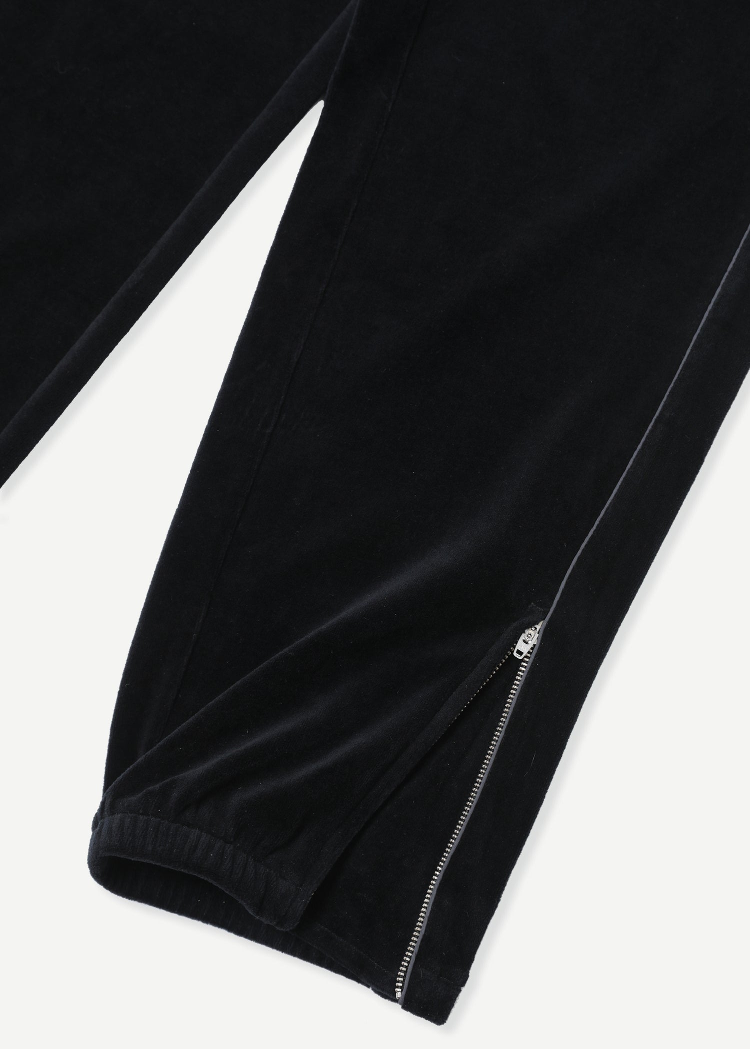 Dial 411 Velour Trackpant - Black